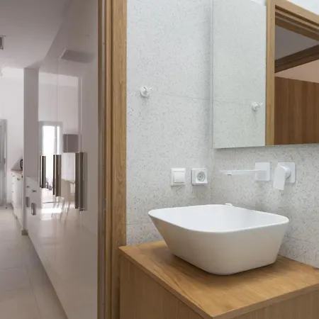 Parikia's Cosy Jewel *