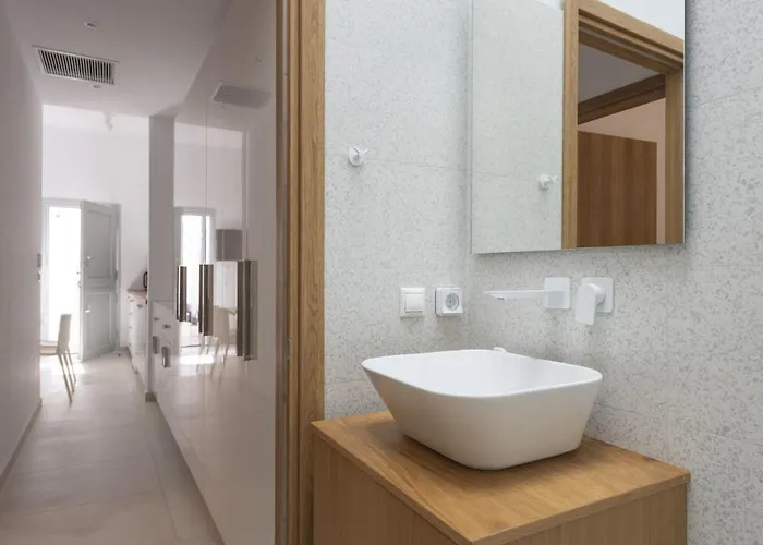 Parikia's Cosy Jewel *